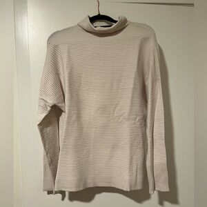 NWT Chelsea & Theodore Pale Turtleneck Sweater